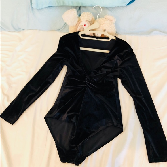 black top M/L - Picture 2 of 5